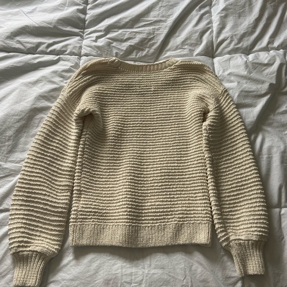 Small Abercrombie & fitch cream colored sweater - Picture 8 of 8